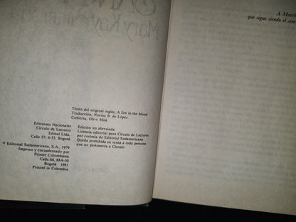 199- Fuego En La Sangre - Mary Kay Simmons - Círculo De Lectores, 1981