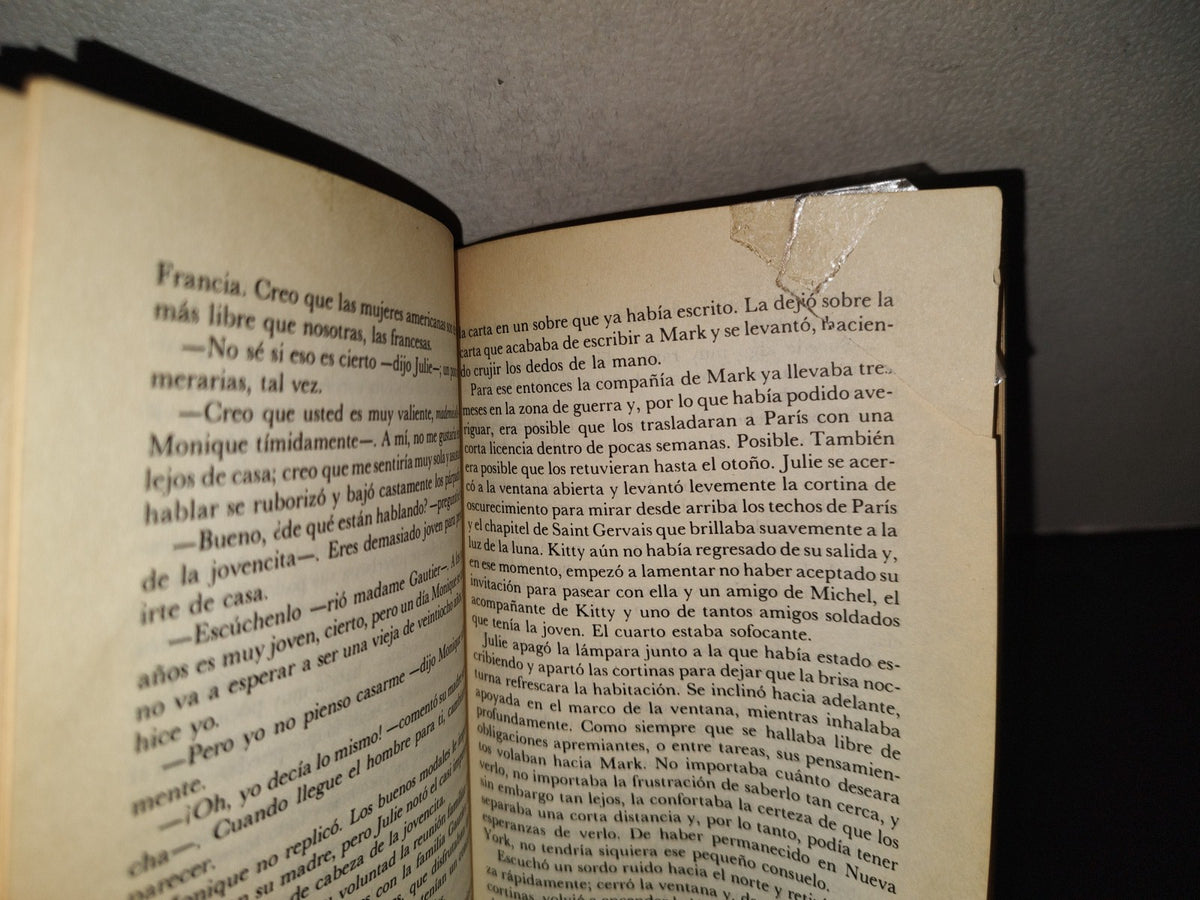 199- Fuego En La Sangre - Mary Kay Simmons - Círculo De Lectores, 1981