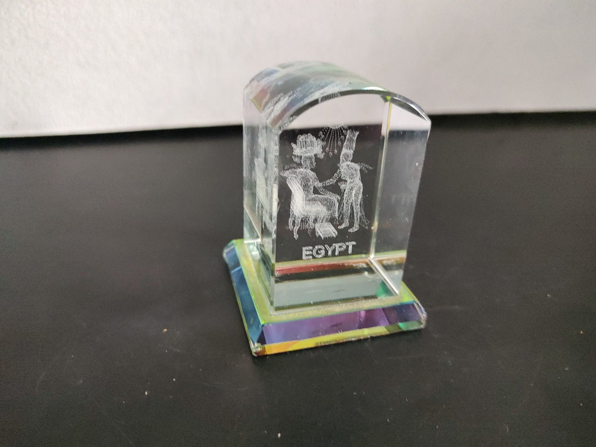 A3- Cubo Egipcio De Cristal Con Grabado Láser. Temática Cultura Egipcia