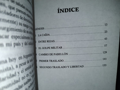 180- Tiempo De Hienas. (Argentina 75-83) - Néstor Medina - Primera Edición 2000