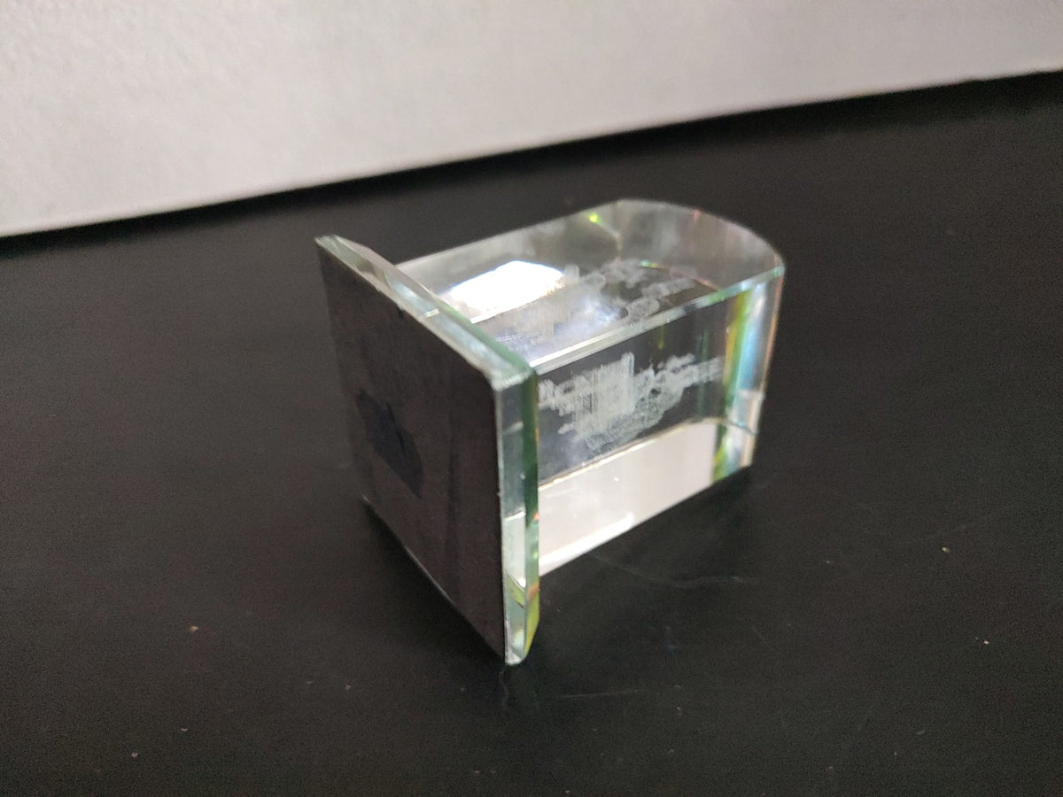 A3- Cubo Egipcio De Cristal Con Grabado Láser. Temática Cultura Egipcia