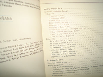 34- El Libro Ayer, Hoy Y Mañana. Bibliteca Básica Salvat
