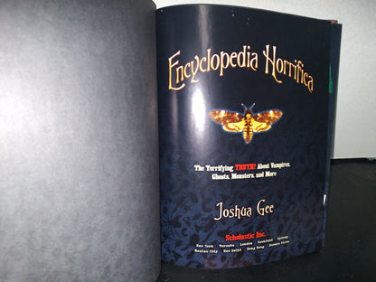 98- Encyclopedia Horrorifica - Joshua Gee - Scholastic Inc - First Printng 2007