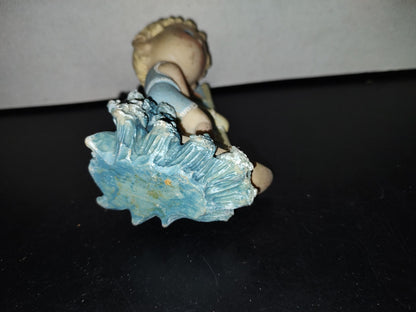 A5- Figura De Resina: Niño Surfeador - 80'S