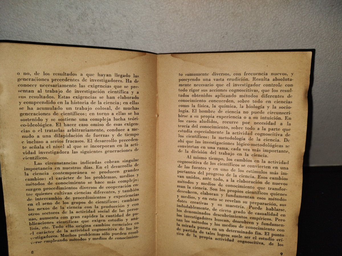 202- La Investigación Científica (En Qué Trabajan Y Sobre Qué Discuten Los Filósofos) I. G Gerásimov
