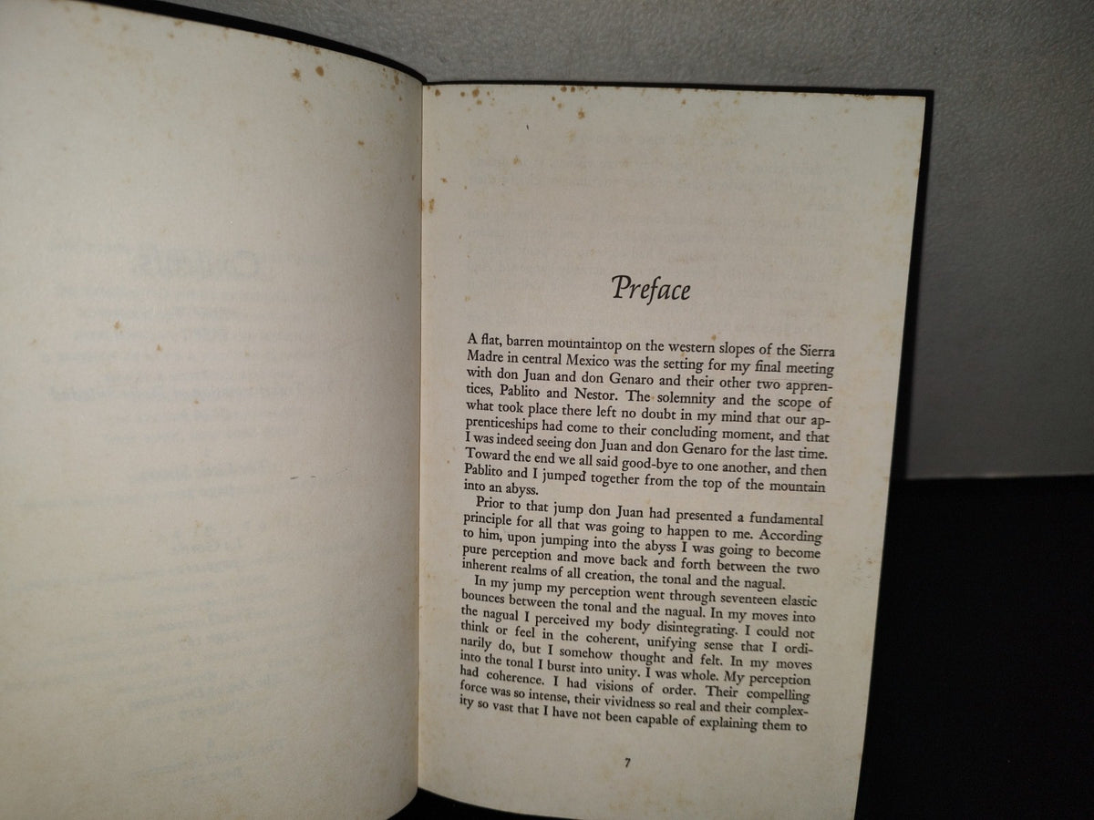 139- The Second Ring Of Power - Carlos Castaneda - Simon And Schuster - First Edition 1977
