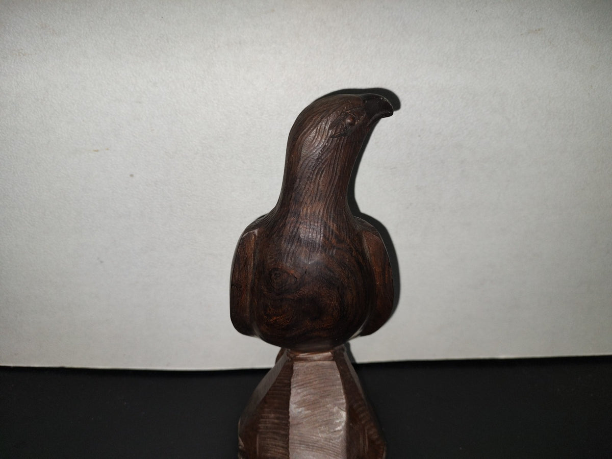 A5- Figura Tallada En Madera Palo Fierro. Águila Sobre Tronco - 90'S