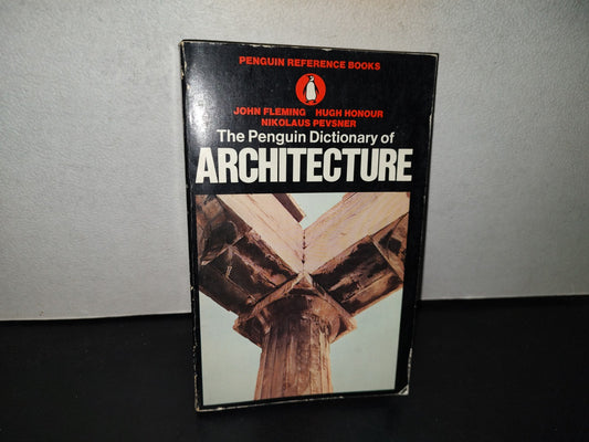 212- The Penguin Dictionary Of Architecture - Penguin Books - 1972