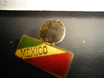 A2- Antiguo Pin De Bandera De México Con Calendario Azteca, Años 70'S