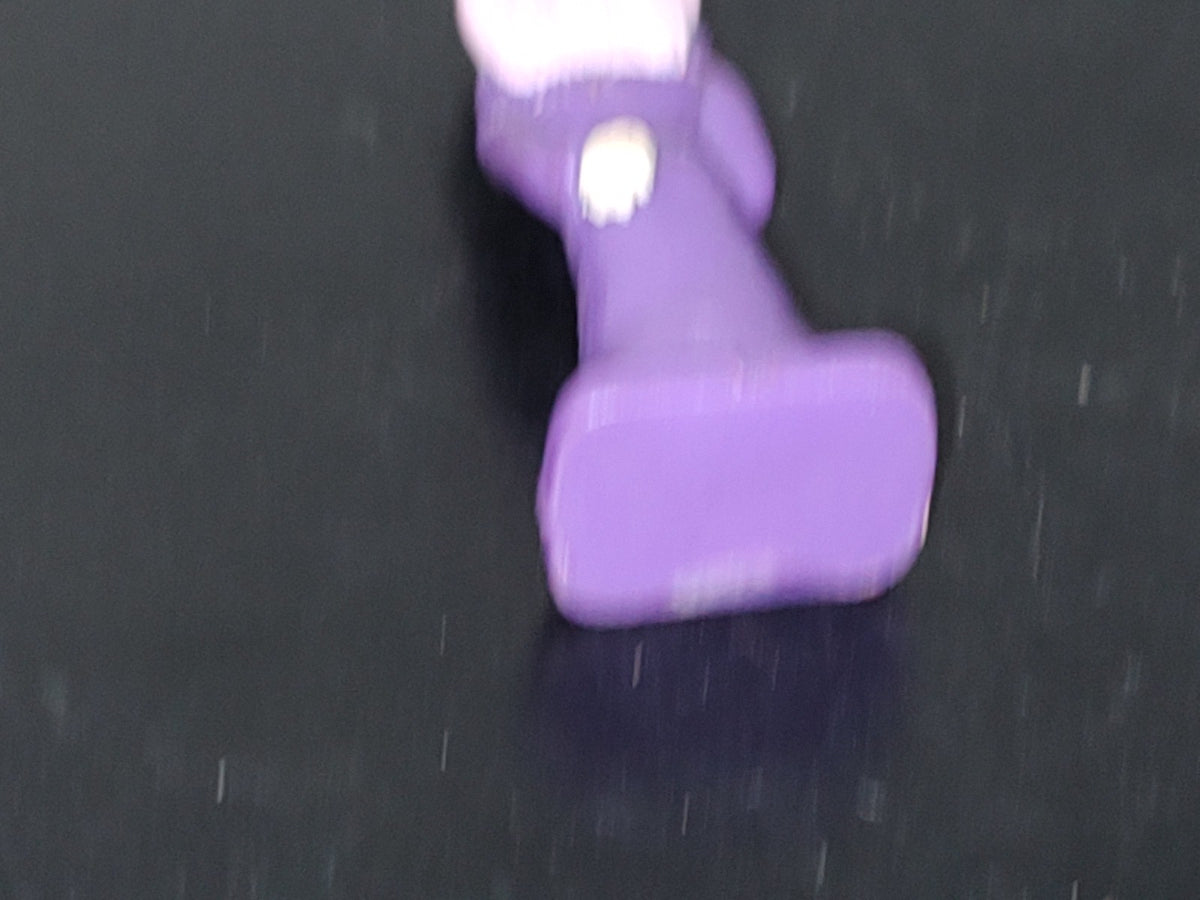 A5- Figura Miniatura De Plástico. Mujer En Traje Morado - 90'S