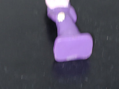 A5- Figura Miniatura De Plástico. Mujer En Traje Morado - 90'S