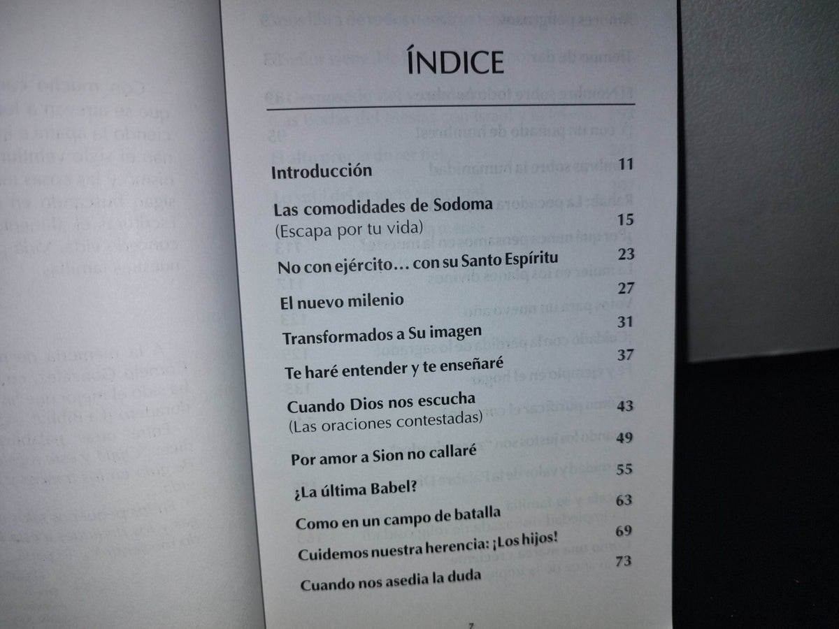 96- La Mujer De Fe Frente Al Siglo Xxi - Celia Cornejo De Hernández