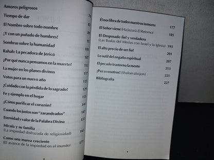 96- La Mujer De Fe Frente Al Siglo Xxi - Celia Cornejo De Hernández