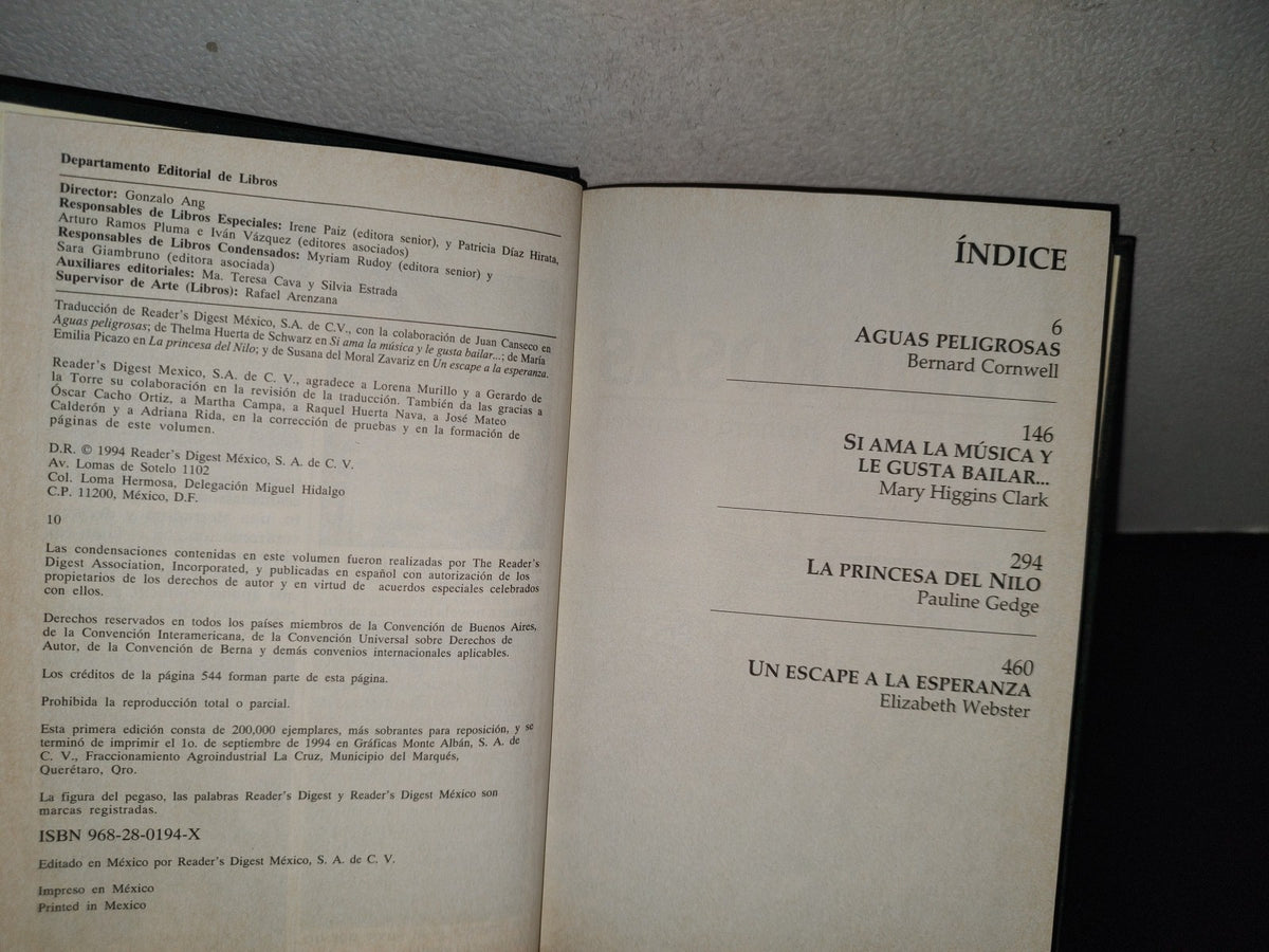 143- Libros Selectos. Selecciones Reader'S Digest. Aguas Peligrosas - 1994