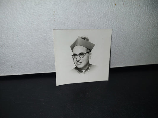 A10C1-2- Fotografía Antigua De Eclesiástico Con Bonete - 40'S - 50'S