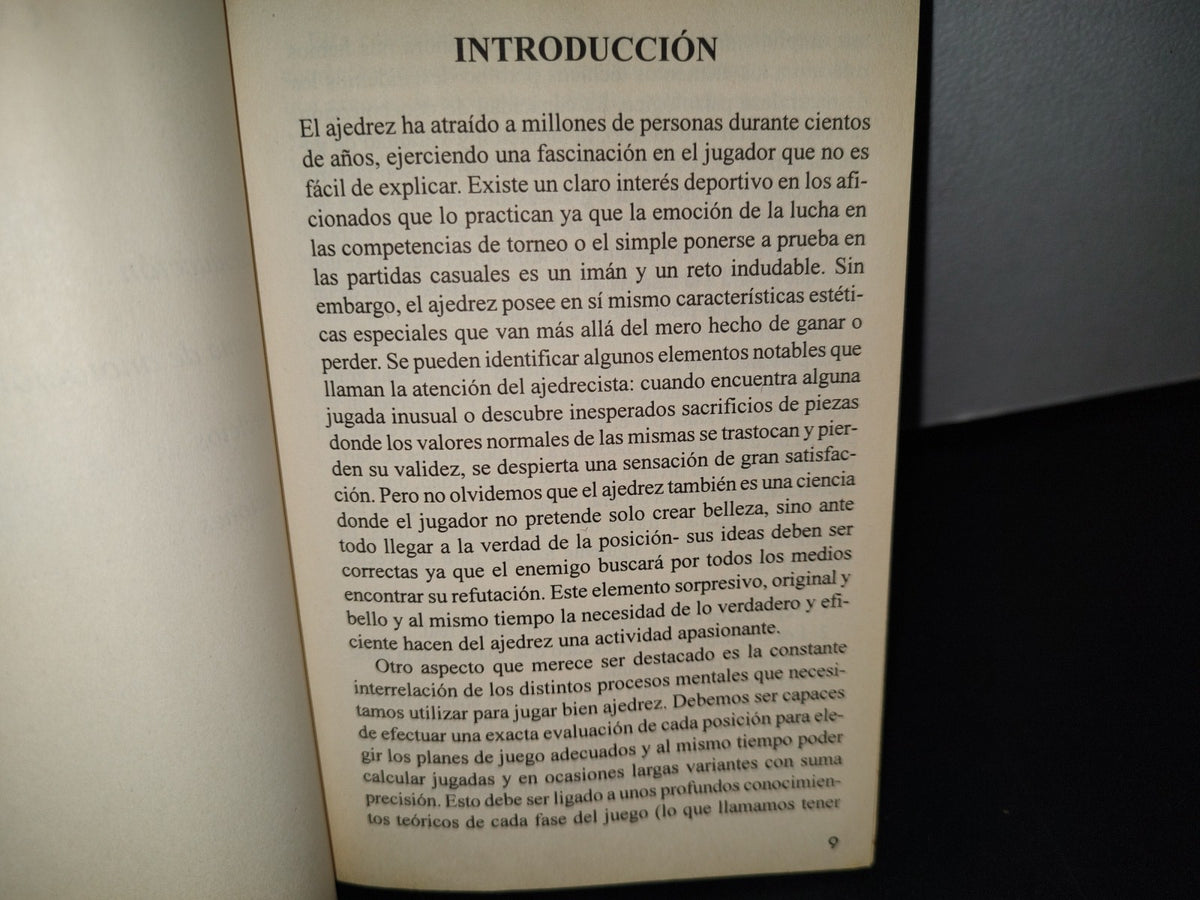 188- Ajedrez Magistral - Guil Russek - Selector 2004