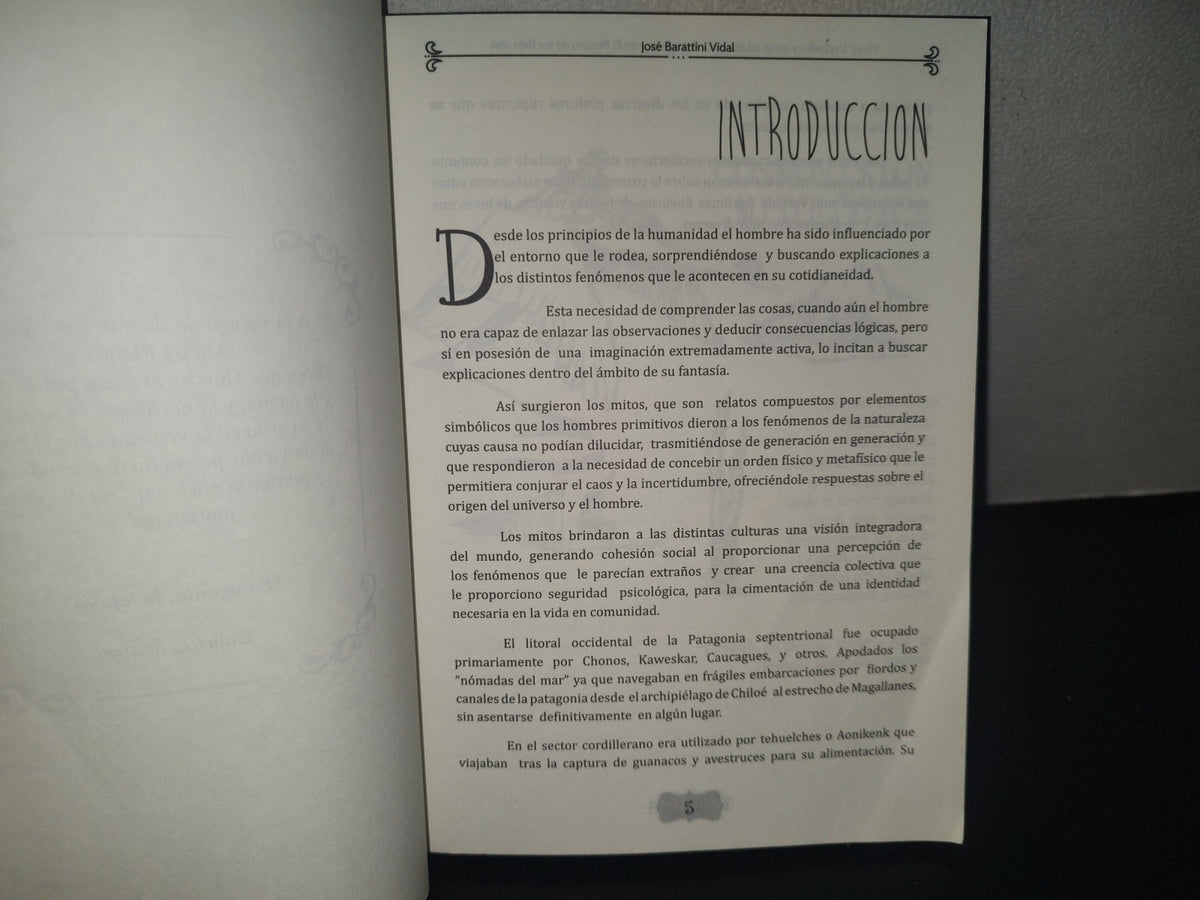 163- Mitos, Leyendas Y Otros Relatos De La Patagonia Y De El Potrero De Los Rabudos - José Barattini
