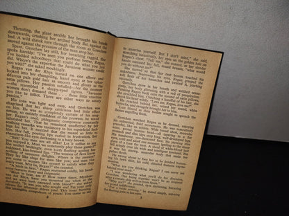 75- Captive Passions - Fern Michaels - Ballantine Books, New York. First Edition 1977