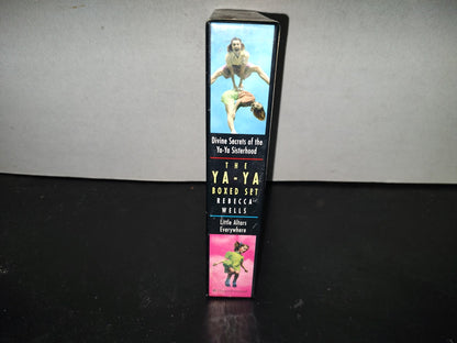 198- Divine Secrets Of The Ya-Ya- Sisterhood / Little Altars Everywhere - Rebecca Wells - First HarperPerennial Edition Published 1996