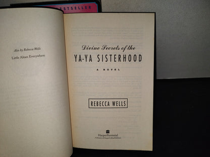 198- Divine Secrets Of The Ya-Ya- Sisterhood / Little Altars Everywhere - Rebecca Wells - First HarperPerennial Edition Published 1996