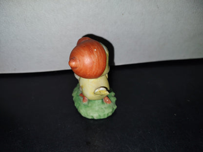 A3- Pollito De Porcelana Con Gorra Y Canasta - Lefton Taiwan - 90'S