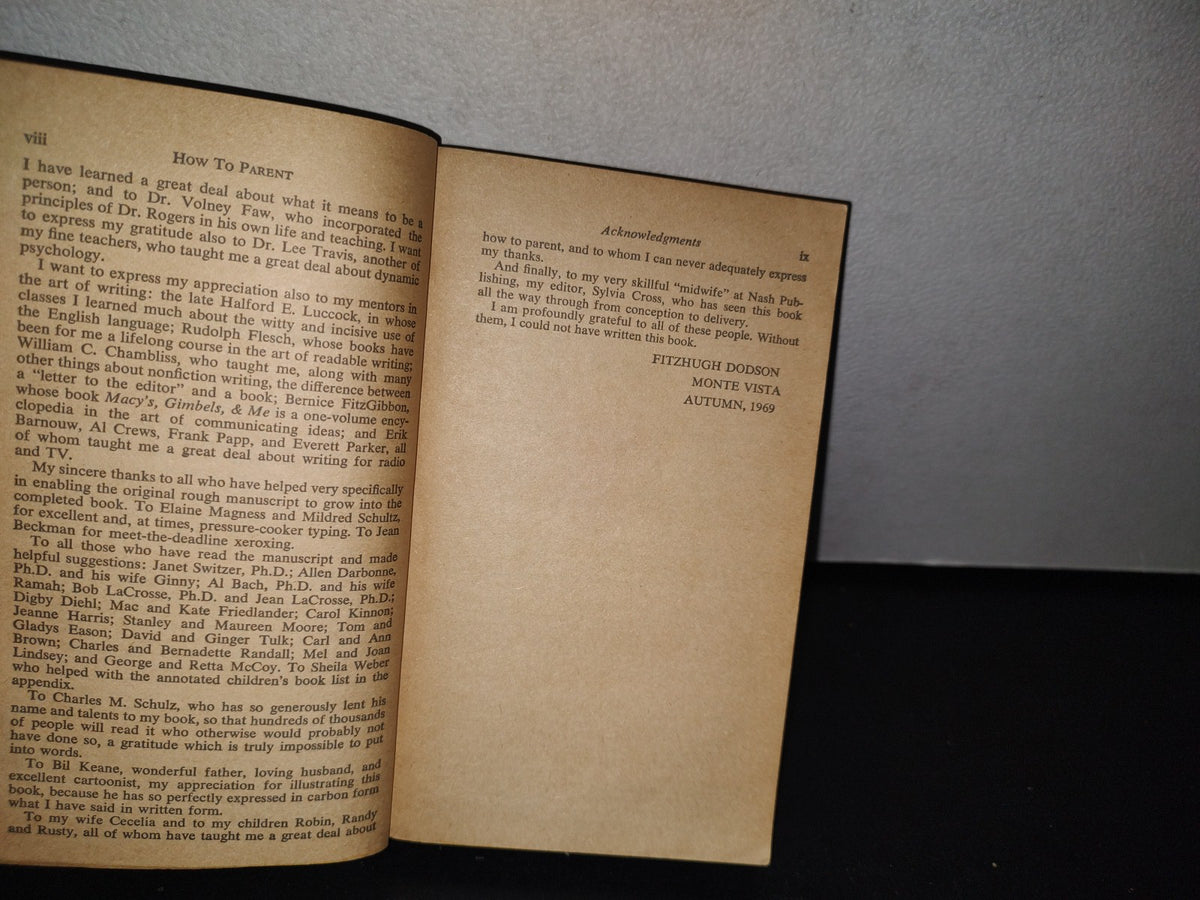 75- How To Parent - Dr. Fitzhugh Dodson - A Signet Book. First Printing, February, 1971