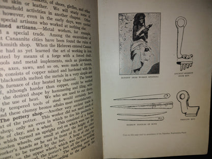 101- Hebrew Life And Times - Harold B. Hunting. The Abindong Press. First Edition Printed 1921