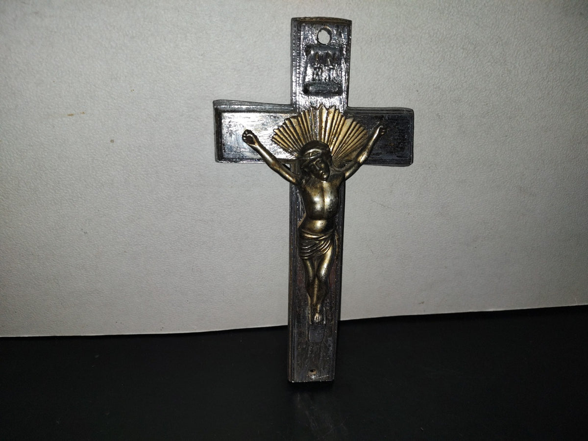 A6- Antiguo Crucifijo Grande. Metal Macizo - 50'S - 70'S