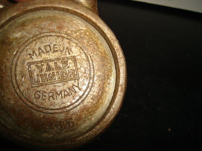A2- Antiguo Candado Alemán ”Yale”, Hecho En Alemania / Made In Germany - 40'S - 50'S (Sin Llave)