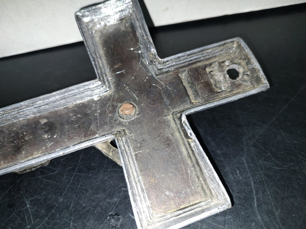 A6- Antiguo Crucifijo Grande. Metal Macizo - 50'S - 70'S