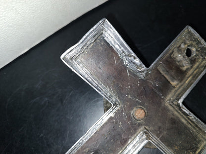 A6- Antiguo Crucifijo Grande. Metal Macizo - 50'S - 70'S