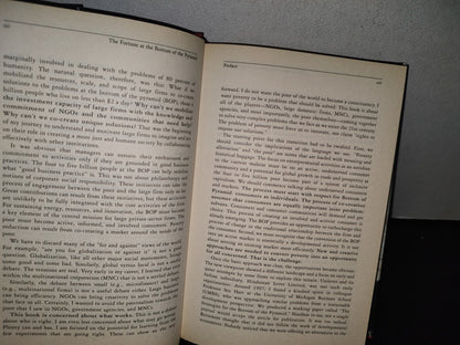 78- The Fortune At The Bottom Of The Pyramid - C. K. Prahalad - Wharton School Publishing, First Printing 2005