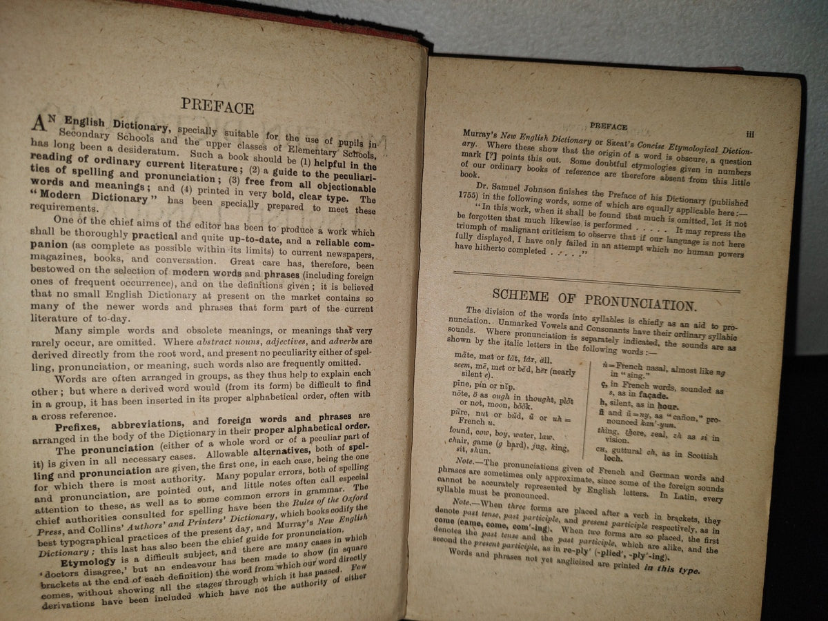 63- A Modern Dictionary Of The English Language. Macmillan And Co. Limited - 1900'S