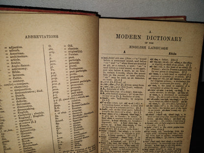 63- A Modern Dictionary Of The English Language. Macmillan And Co. Limited - 1900'S