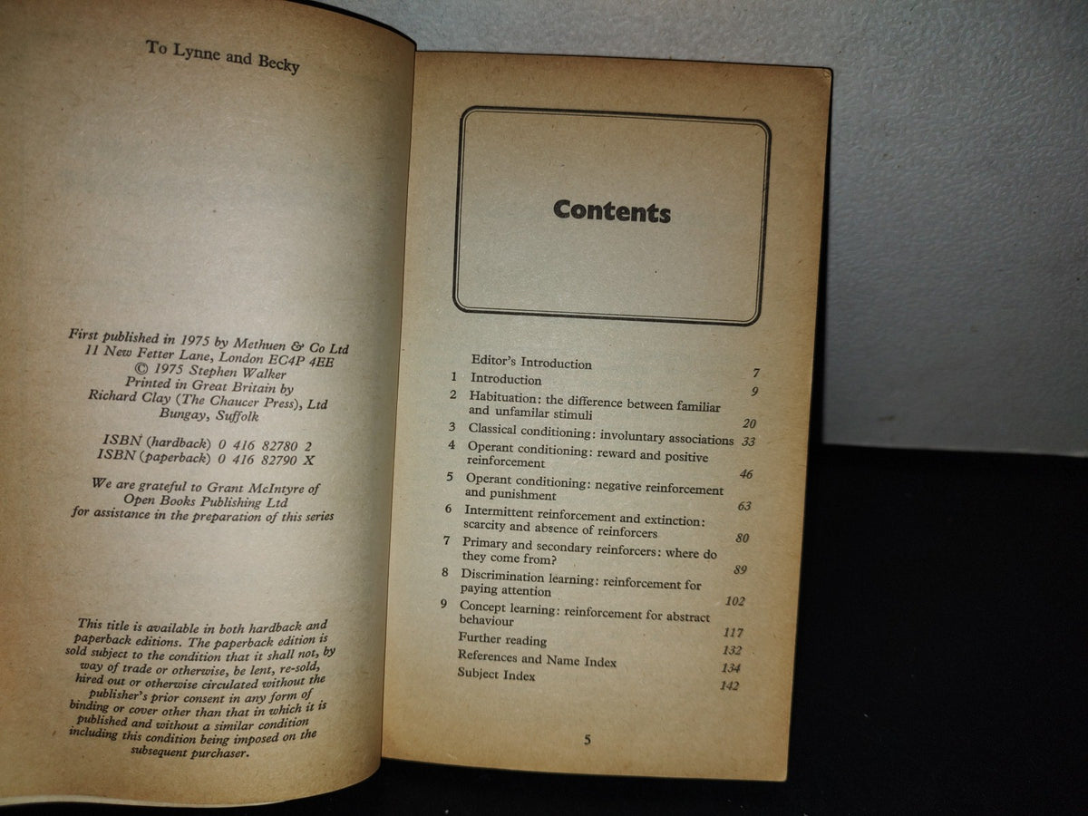 153- Essential Psychology. Learning And Reinforcement - Stephen Walker - First Published 1975