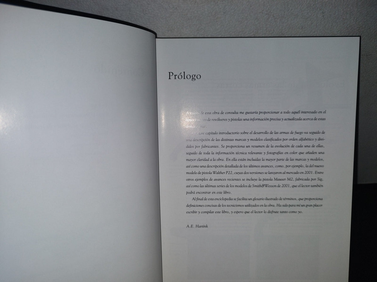128- Enciclopedia De Pistolas Y Revólveres - A. E. Hartink - 2013