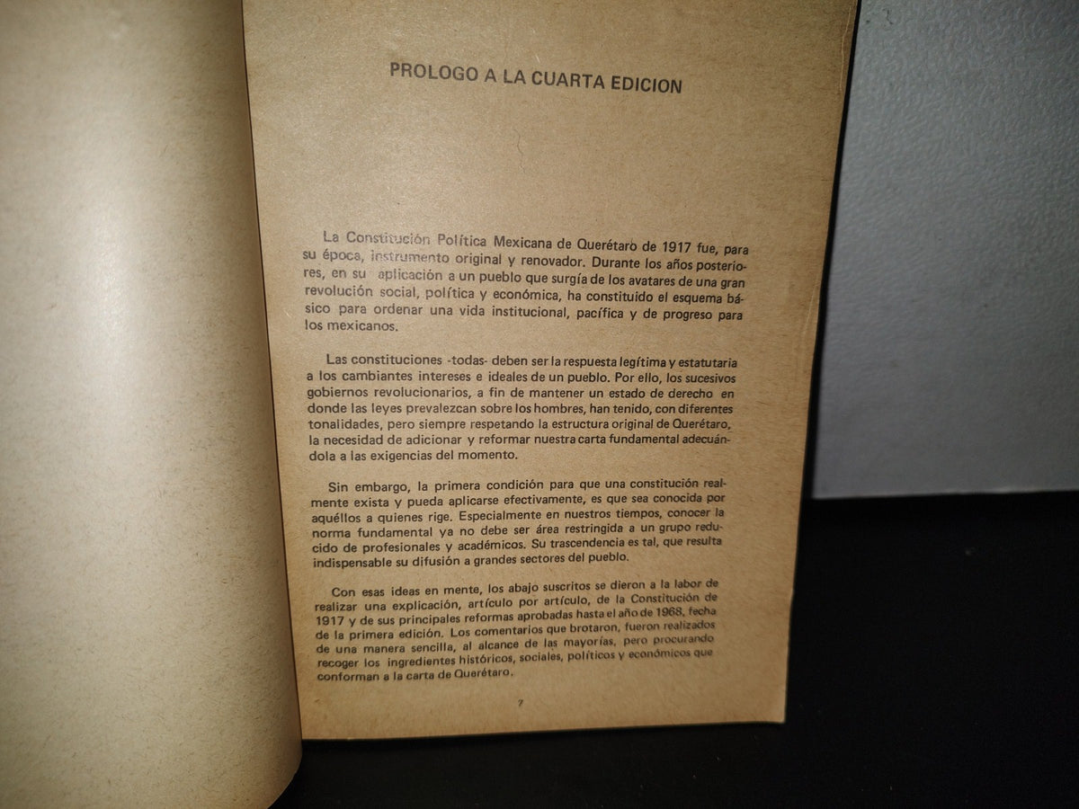 93- Mexicano: Esta Es Tu Constitución. Emilio O. Rabasa, Gloria Caballero - 1982