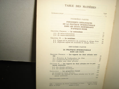 7- Francés - La Politique Étrangere Des États Africains - Doudou Thiam - 1963