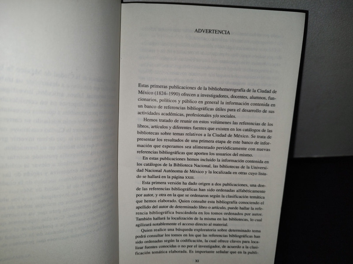 54- Bibliografía De La Ciudad De México. Siglos Xix Y Xx. Volumen I. Autores A-K - Hira De Gortari - Ciudad De México Librería Y Editora S. C., Primera Edición: 1991