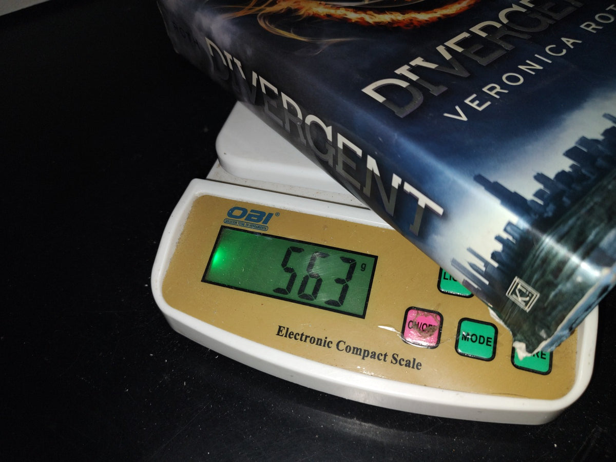 197- Divergent - Veronica Roth - Katherine Tegen Books - First Edition, 2011
