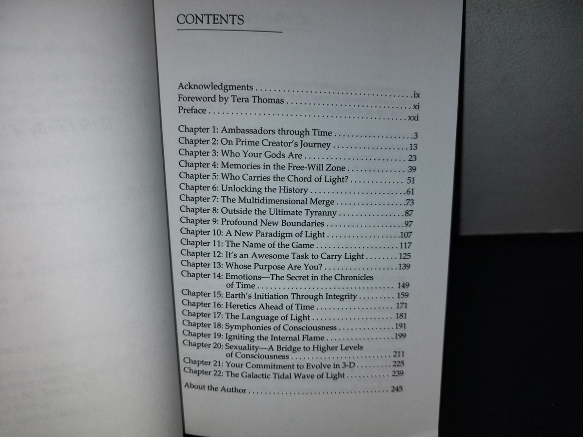 153- Bringers Of The Dawn. Teachings Of The Pleiadians. Barbara Marciniak. Bear & Company Publishing - 1992