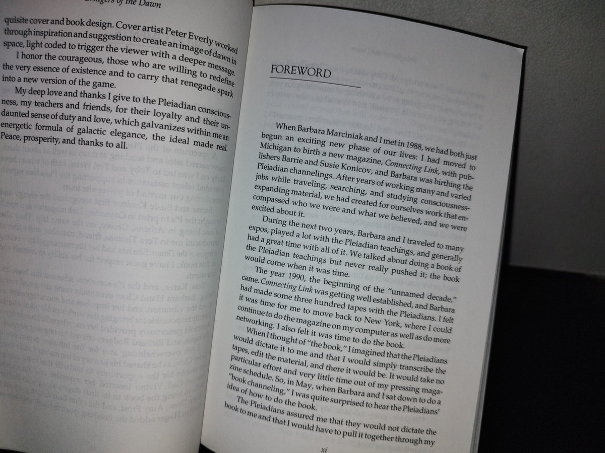 153- Bringers Of The Dawn. Teachings Of The Pleiadians. Barbara Marciniak. Bear & Company Publishing - 1992