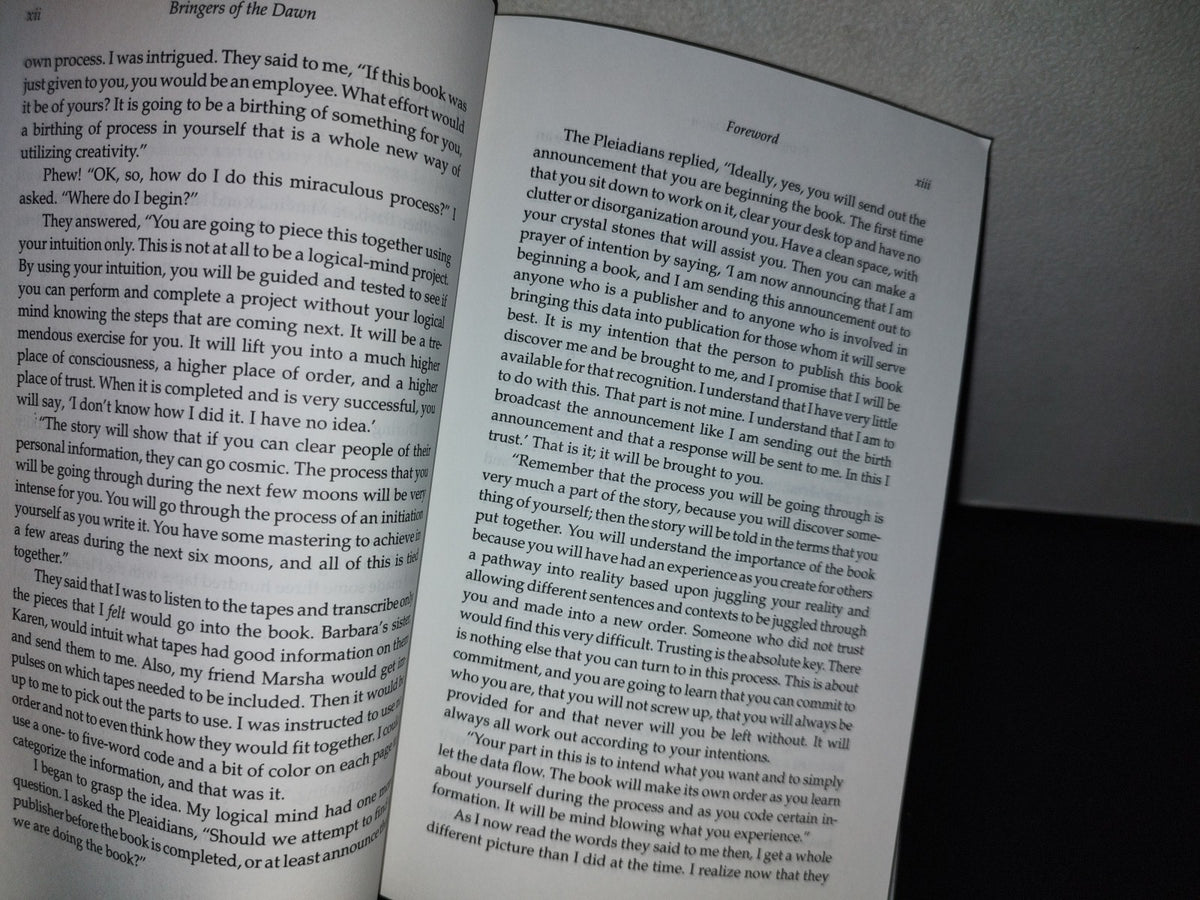 153- Bringers Of The Dawn. Teachings Of The Pleiadians. Barbara Marciniak. Bear & Company Publishing - 1992