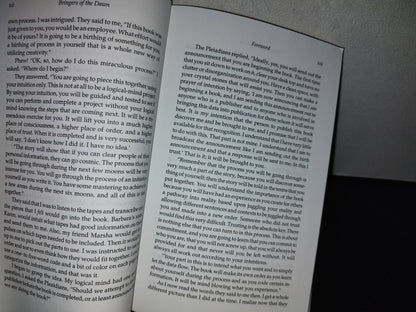 153- Bringers Of The Dawn. Teachings Of The Pleiadians. Barbara Marciniak. Bear & Company Publishing - 1992