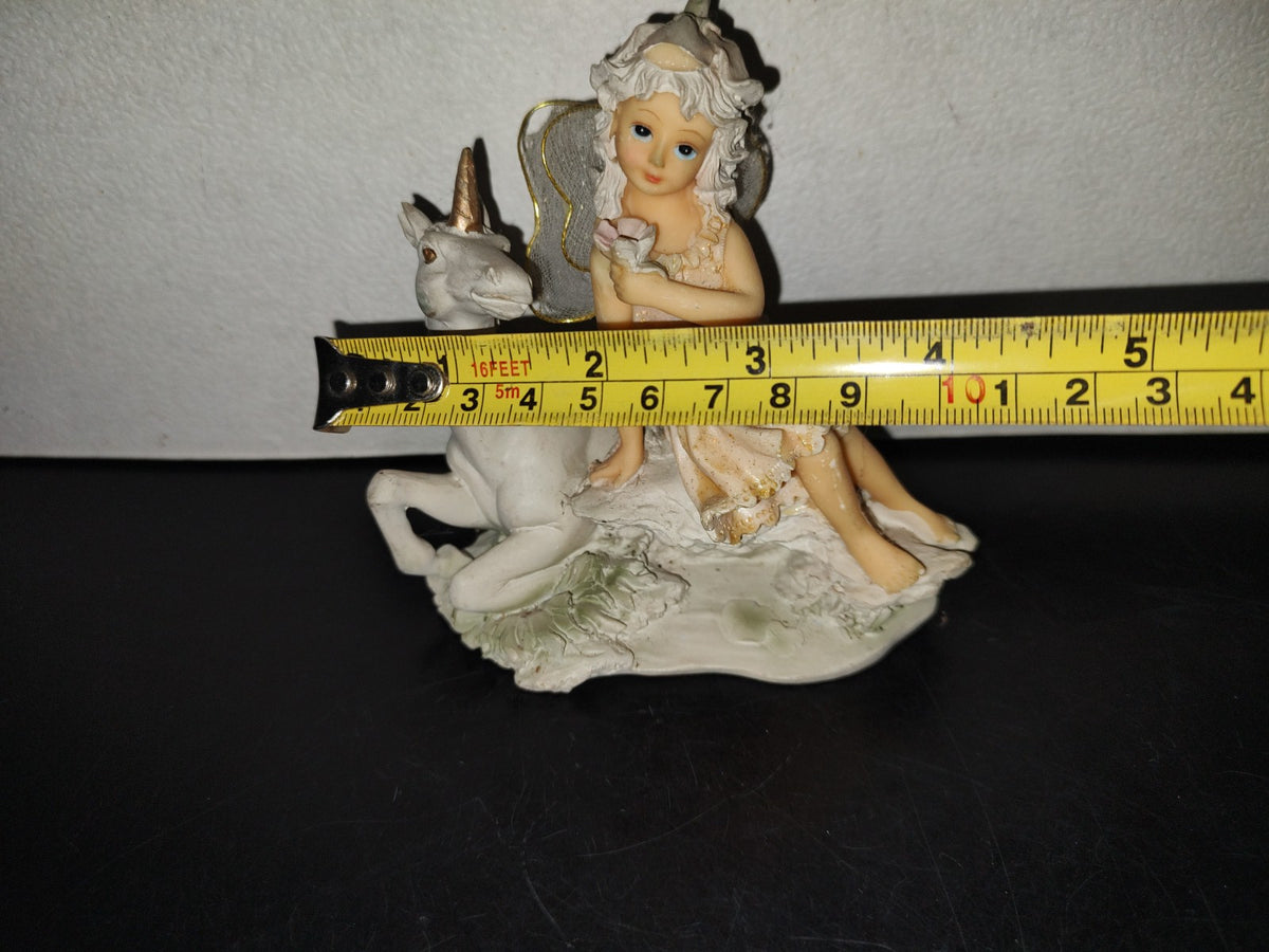 A6- Figura De Resina: Hada Sentada Con Unicorn A Lado - 90'S