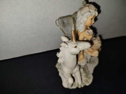 A6- Figura De Resina: Hada Sentada Con Unicorn A Lado - 90'S