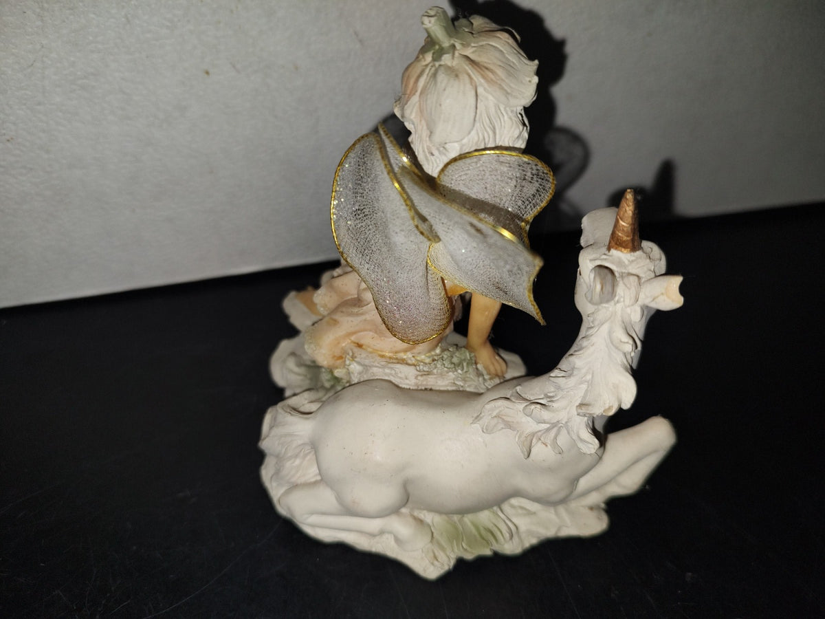 A6- Figura De Resina: Hada Sentada Con Unicorn A Lado - 90'S