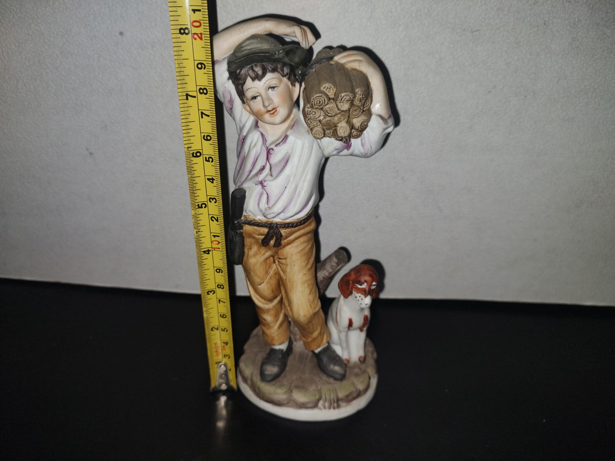 A2- Pieza De Porcelana. Campesino Recogiendo Leña. Ardco Fine Quality Dallas Made In Japan 70'S 80'S