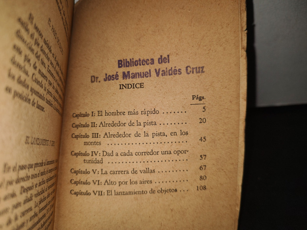 75- Antiguo Libro De Atletismo: Biblioteca Deportiva 10. Atletismo. Compañia General Editora S. A. 1946
