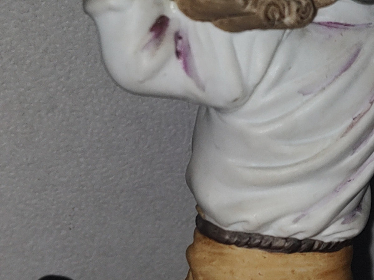 A2- Pieza De Porcelana. Campesino Recogiendo Leña. Ardco Fine Quality Dallas Made In Japan 70'S 80'S